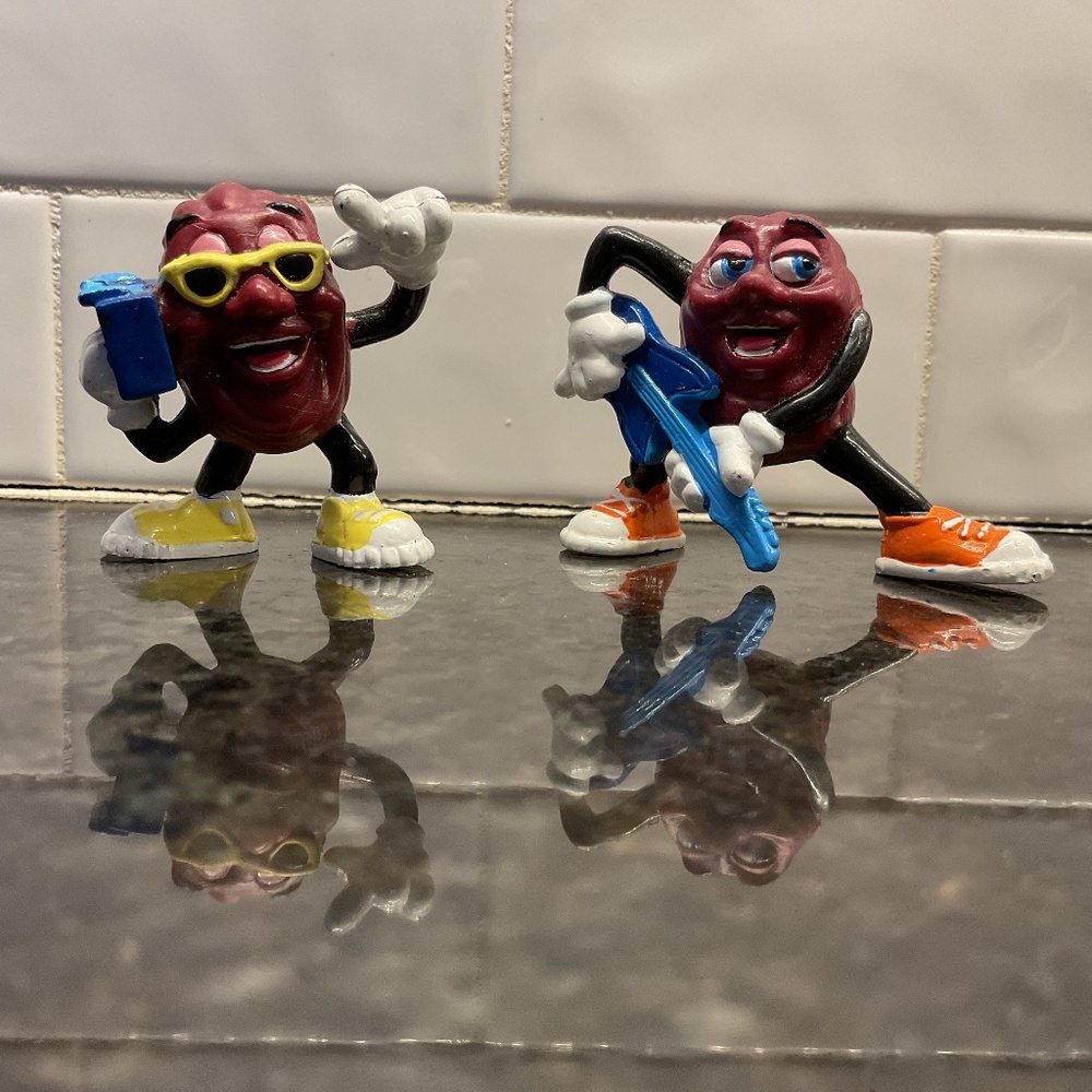 1988 California Raisins Lot of 2 - Guitar and Boom Box